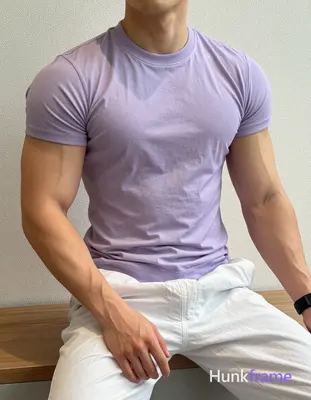 Fitted short-sleeve t-shirt with heathered purple/lavender marl texture and crew